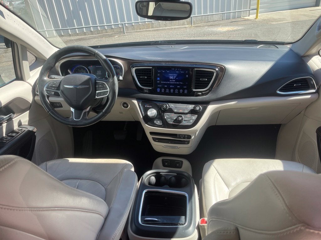 2017 Chrysler Pacifica Touring-L Plus