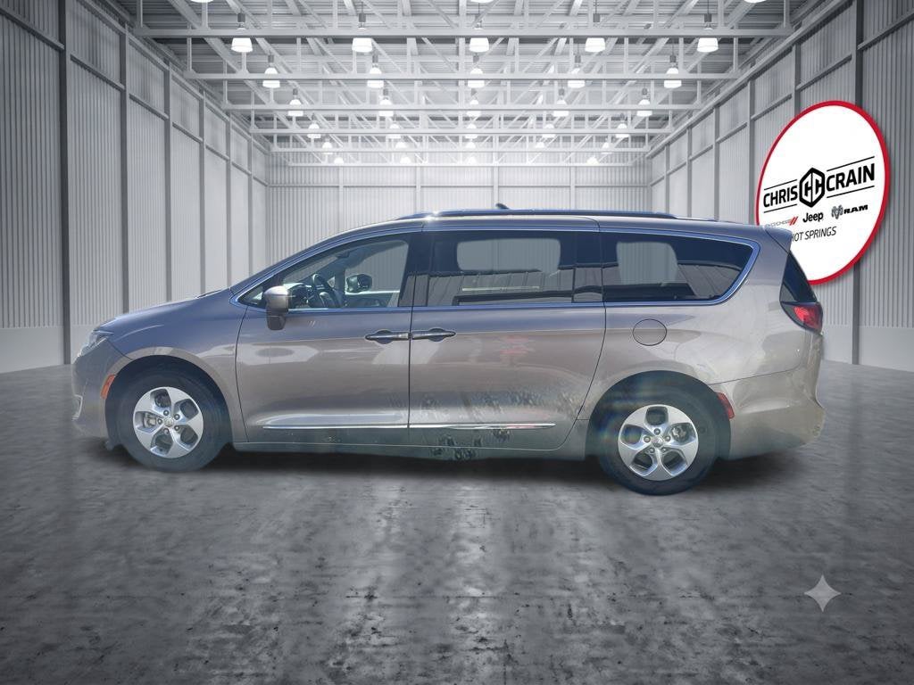 2017 Chrysler Pacifica Touring-L Plus