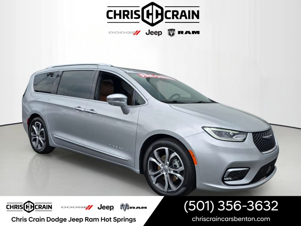 2024 Chrysler Pacifica Pinnacle's photo