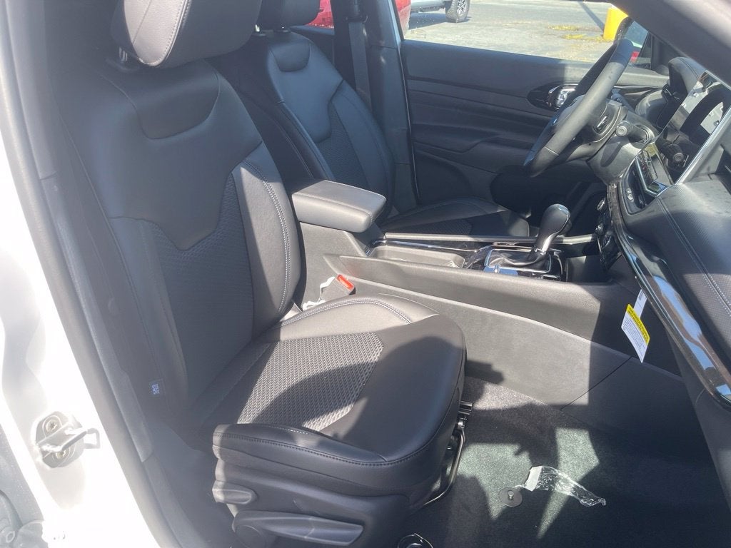 2027 Jeep Compass COMPASS LATITUDE ALTITUDE 4X4