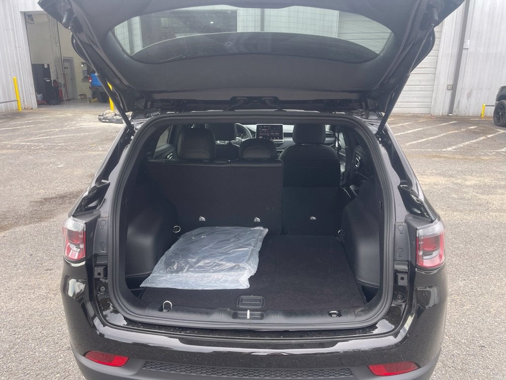 2027 Jeep Compass COMPASS LATITUDE ALTITUDE 4X4