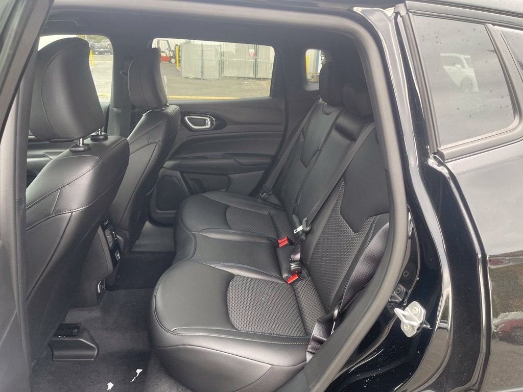 2027 Jeep Compass COMPASS LATITUDE ALTITUDE 4X4