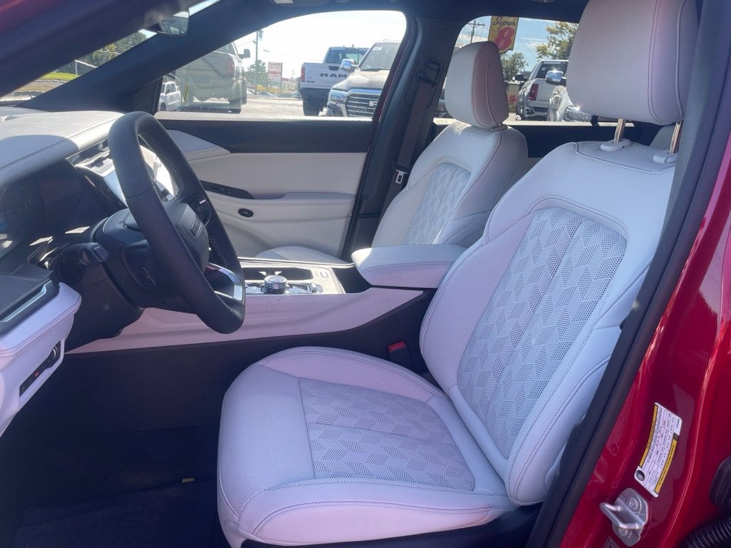 2027 Jeep Cherokee CHEROKEE OVERLAND 4X4