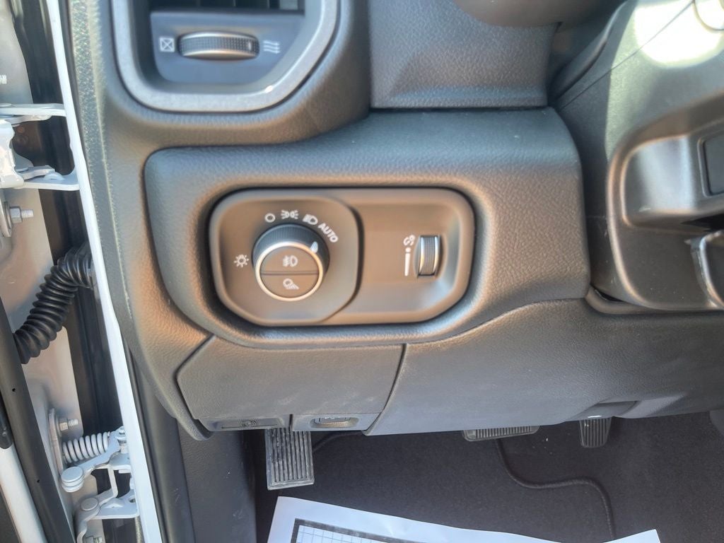 2026 RAM 2500 RAM 2500 BLACK EXPRESS CREW CAB 4X4 6'4' BOX