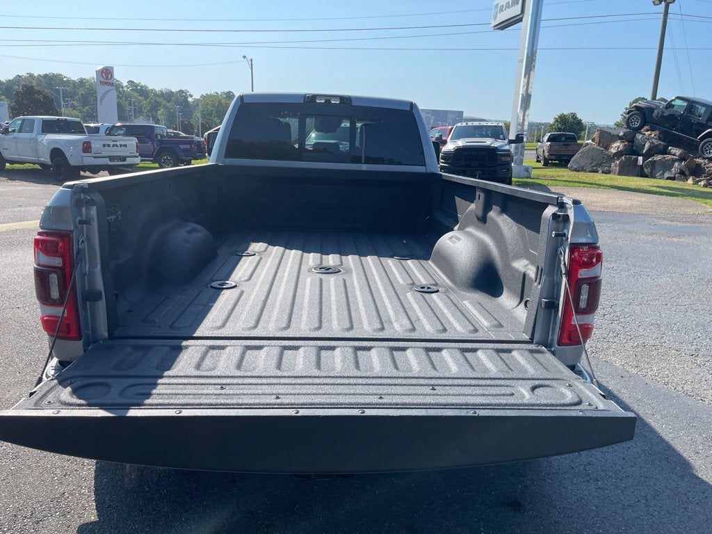2024 RAM 3500 Limited Crew Cab 4x4 8' Box