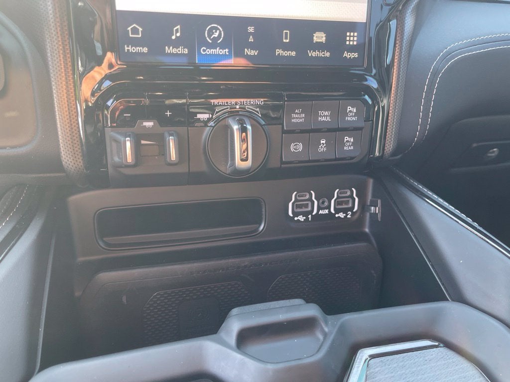 2024 RAM 3500 Limited Crew Cab 4x4 8' Box