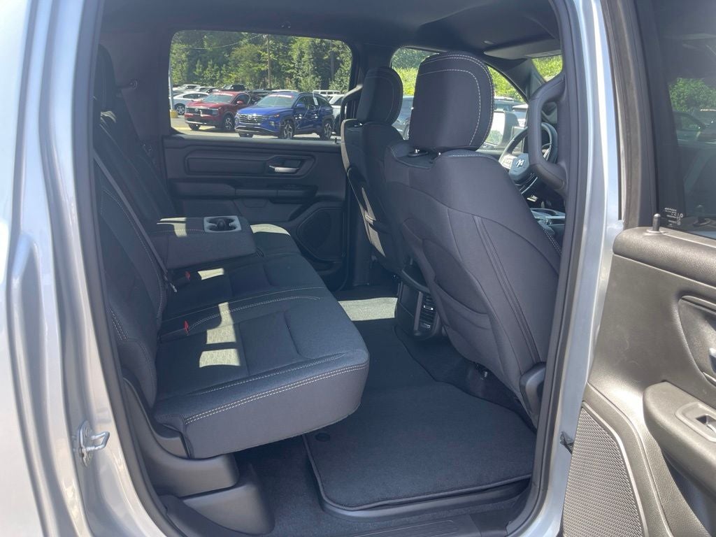 2026 RAM 1500 RAM 1500 EXPRESS CREW CAB 4X4 5'7' BOX