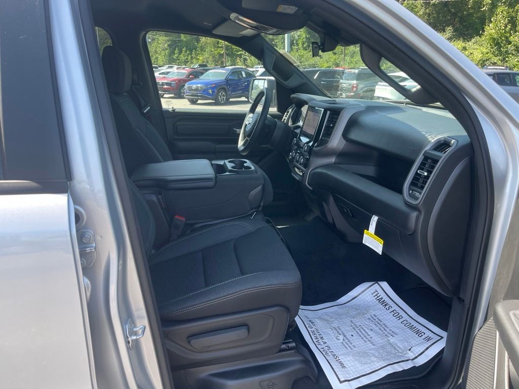 2026 RAM 1500 RAM 1500 EXPRESS CREW CAB 4X4 5'7' BOX