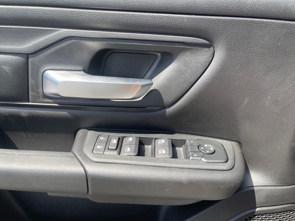 2026 RAM 1500 RAM 1500 EXPRESS CREW CAB 4X4 5'7' BOX