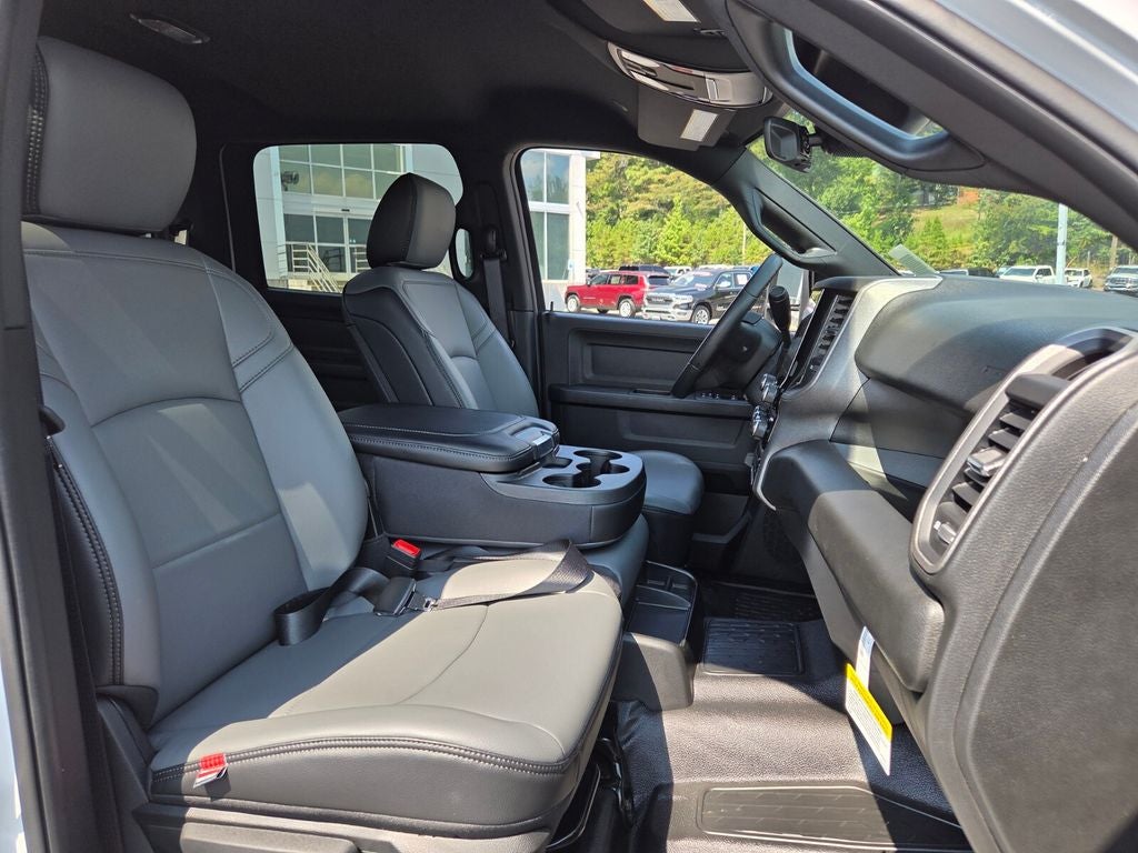 2026 RAM Ram 3500 Chassis Cab RAM 3500 TRADESMAN CREW CAB CHASSIS 4X4 60' CA