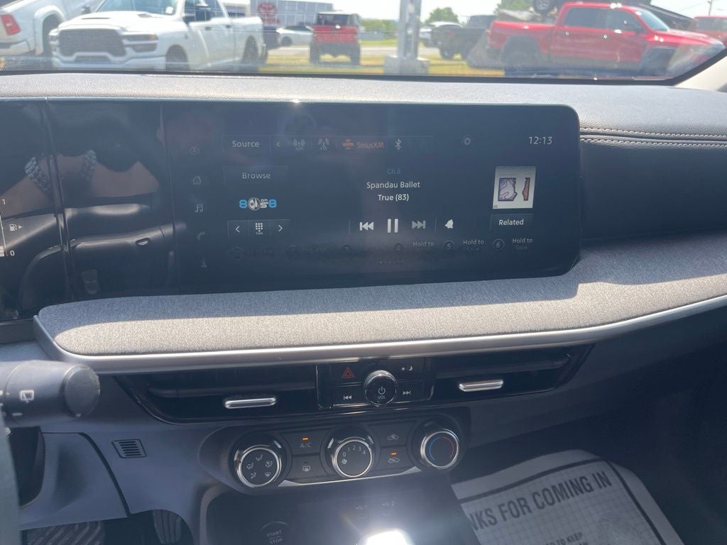 2025 Nissan Kicks SV FWD