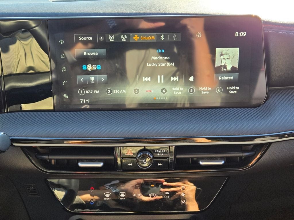 2025 Nissan Kicks SR FWD