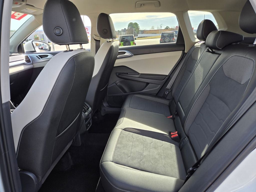 2025 Volkswagen Taos 1.5T SE