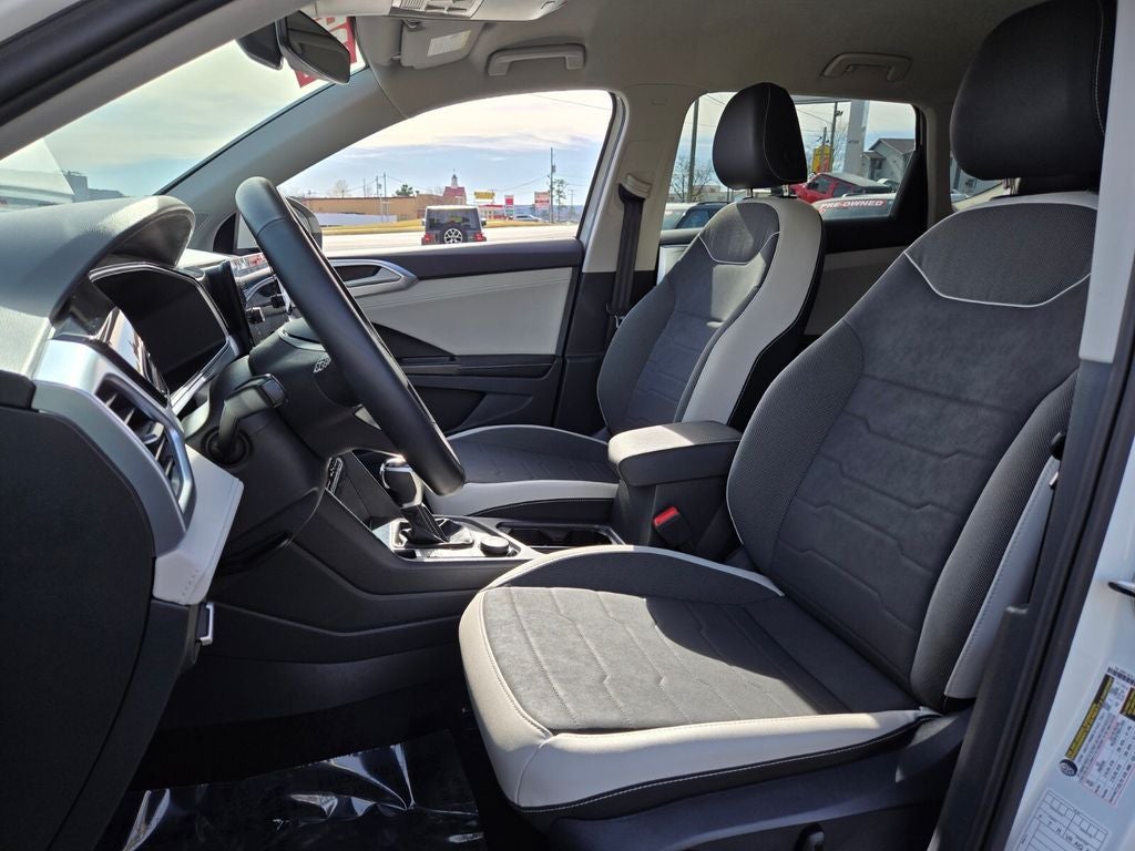 2025 Volkswagen Taos 1.5T SE