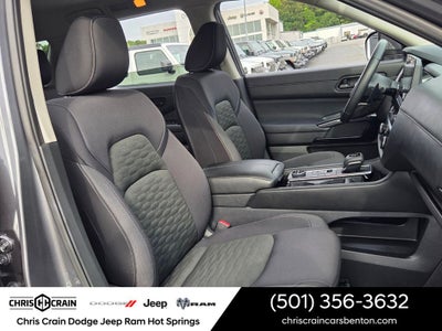 2025 Nissan Pathfinder SV 4WD