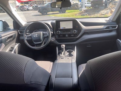 2024 Toyota Highlander LE