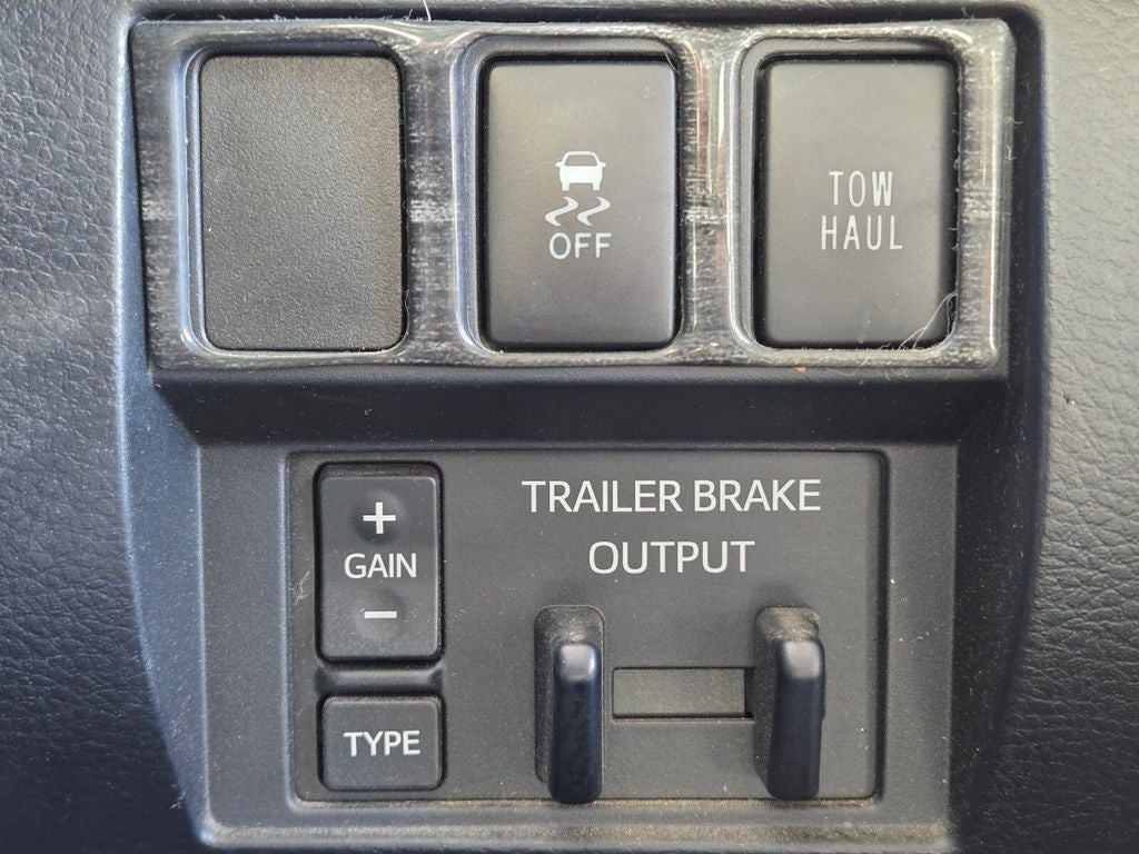 2016 Toyota Tundra SR5 5.7L V8