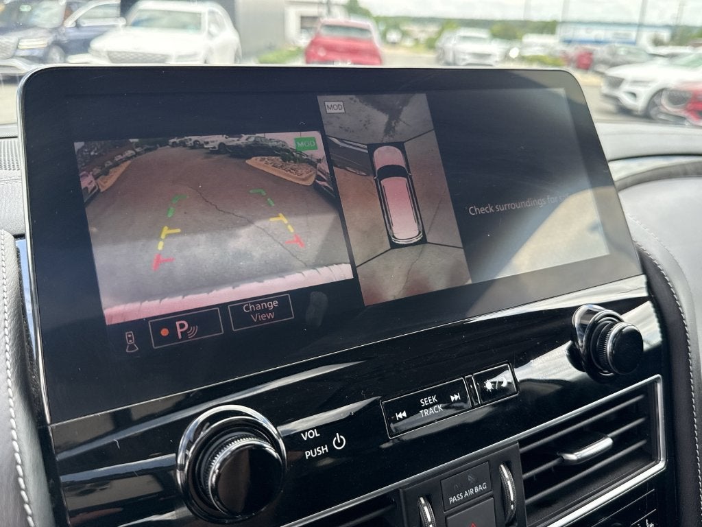 2024 INFINITI QX80 LUXE