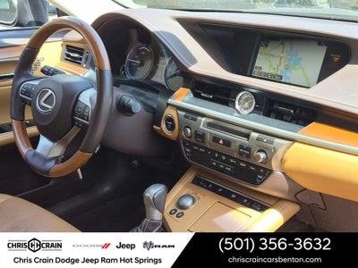 2016 Lexus ES 300h 300h