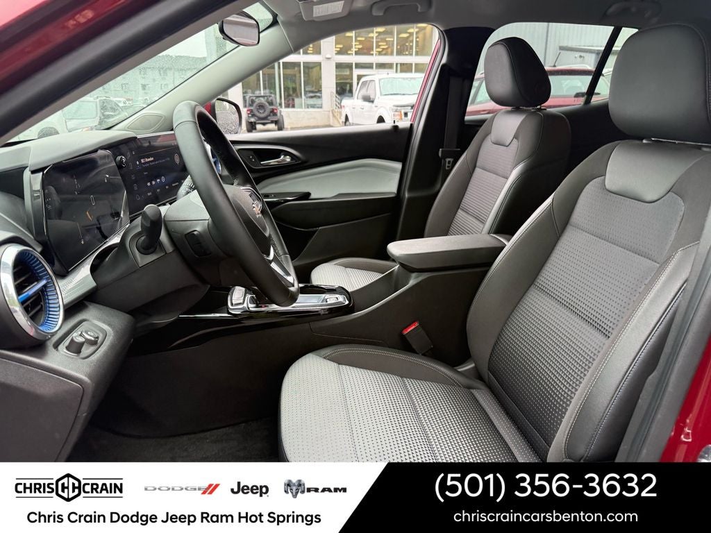 2025 Chevrolet Trax FWD LT