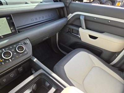 2024 Land Rover Defender 110 P400 X-Dynamic SE
