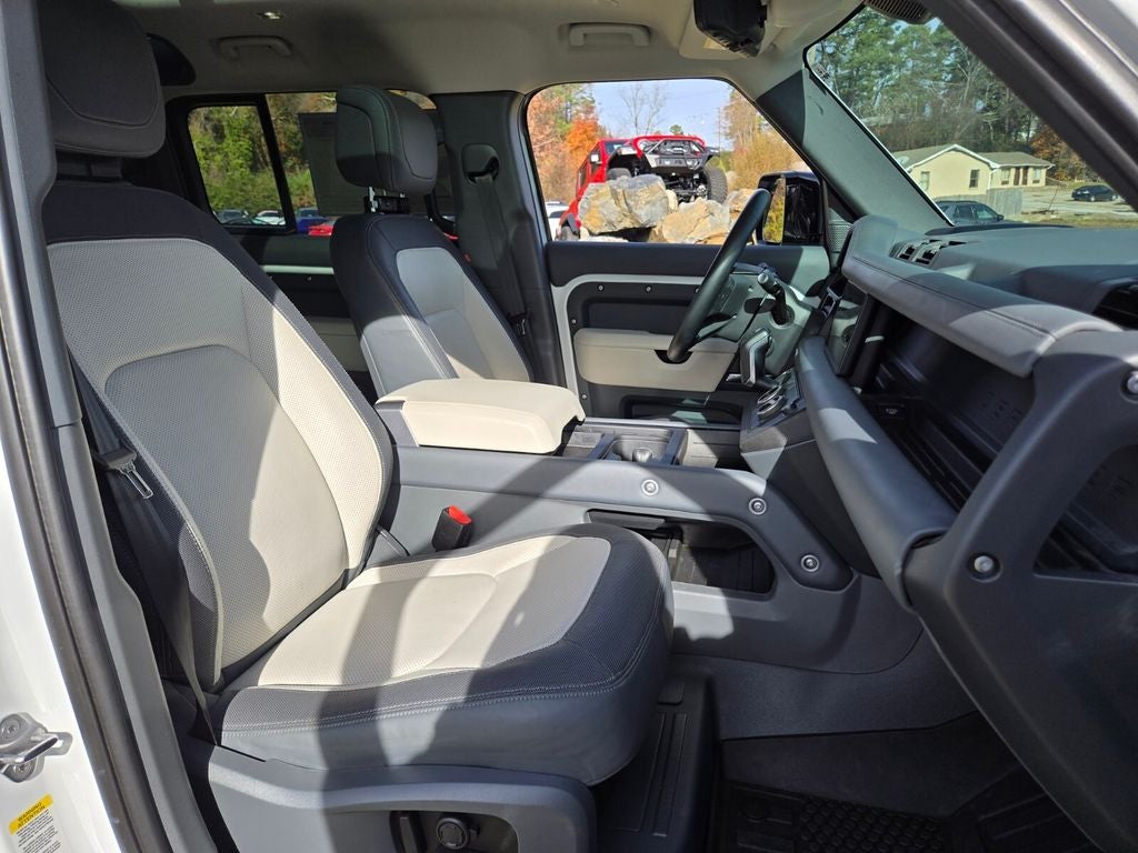 2024 Land Rover Defender 110 P400 X-Dynamic SE