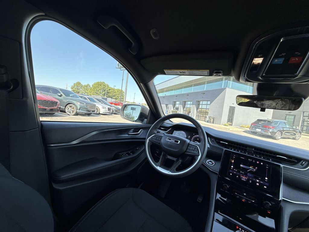 2025 Jeep Grand Cherokee Laredo