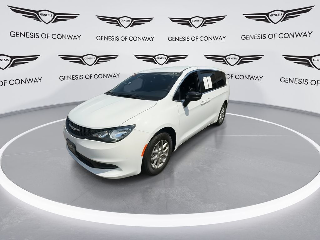 2025 Chrysler Voyager LX