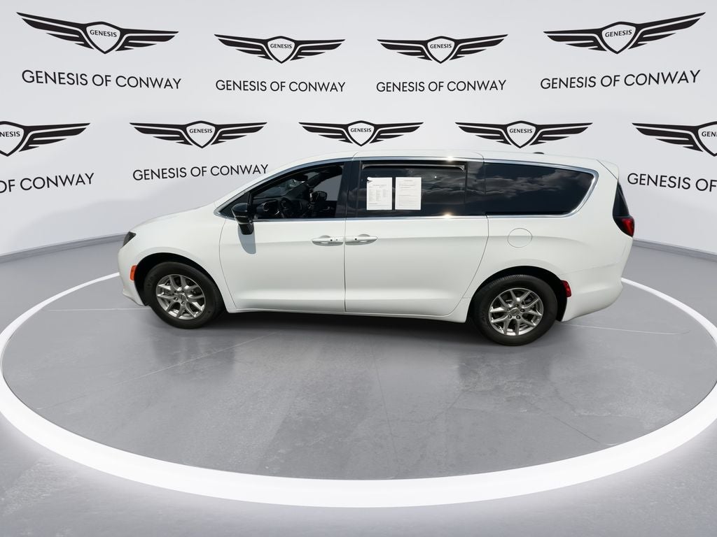 2025 Chrysler Voyager LX