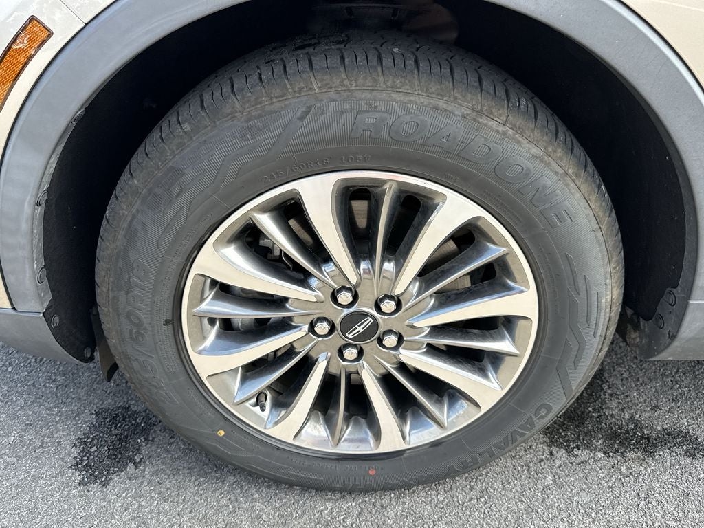 2019 Lincoln Nautilus Select