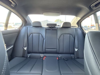 2025 BMW 3 Series 330i