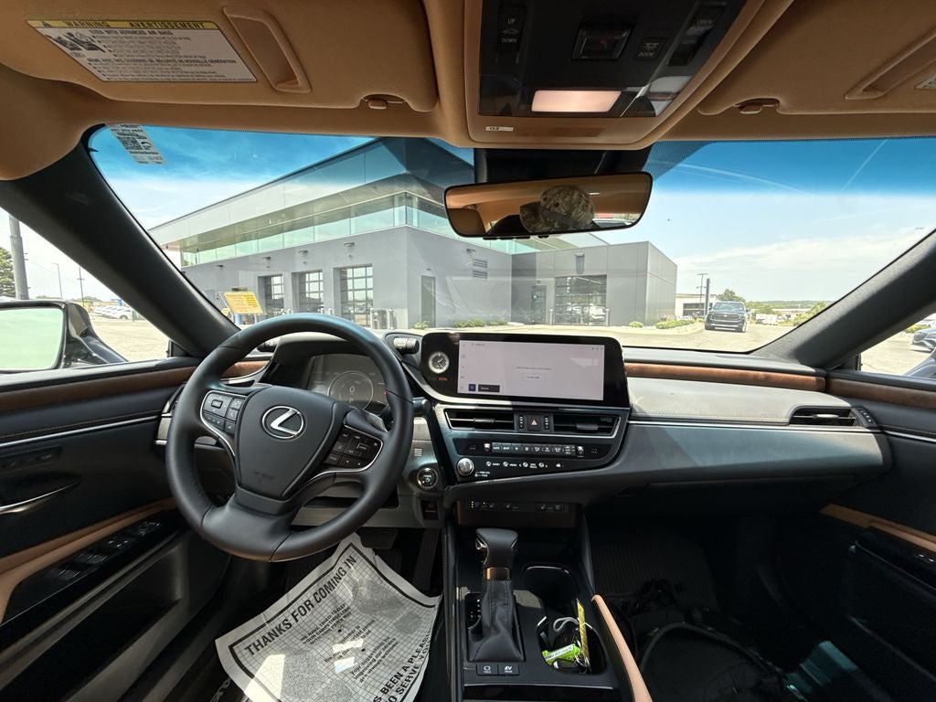 2025 Lexus ES 300h