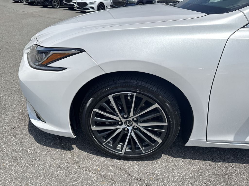 2025 Lexus ES 300h