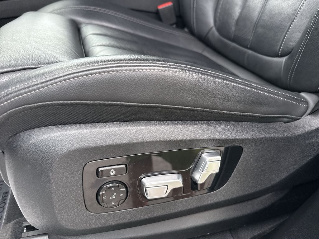 2020 BMW X5 M50i