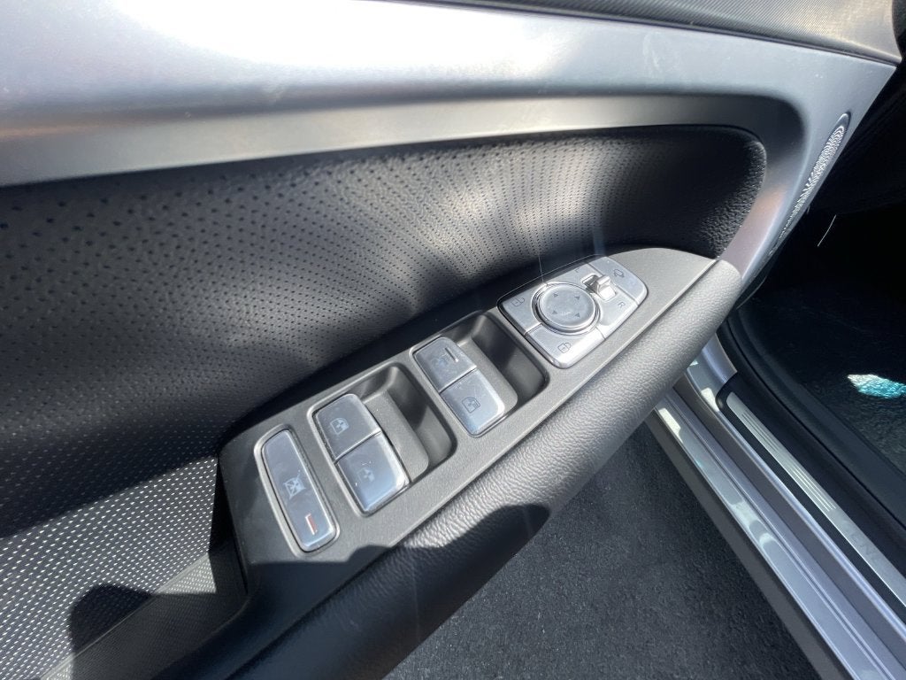 2025 Genesis G70 2.5T Sport Prestige