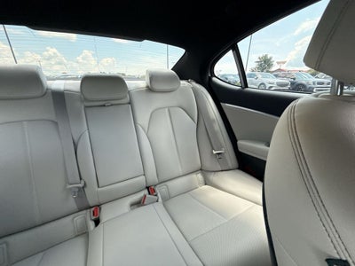2025 Genesis G70 2.5T