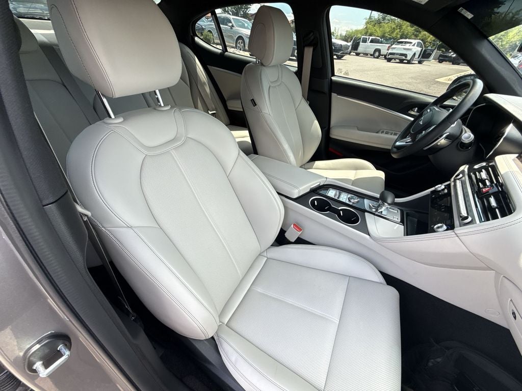 2025 Genesis G70 2.5T