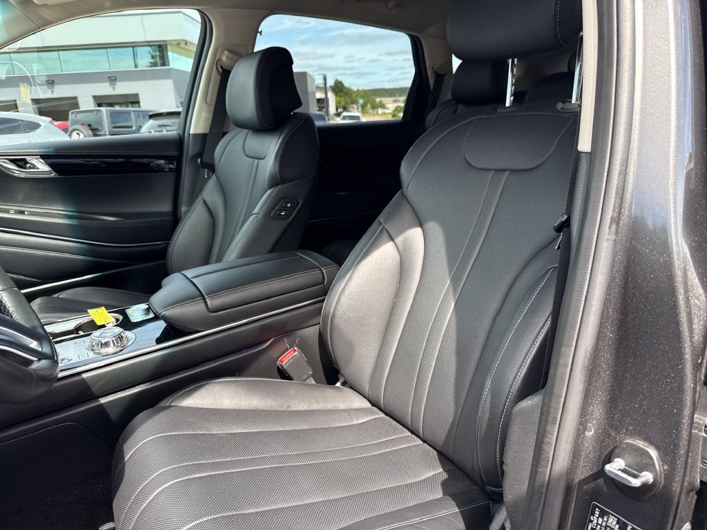 2025 Genesis GV80 2.5T