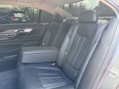 2019 BMW 7 Series 740i