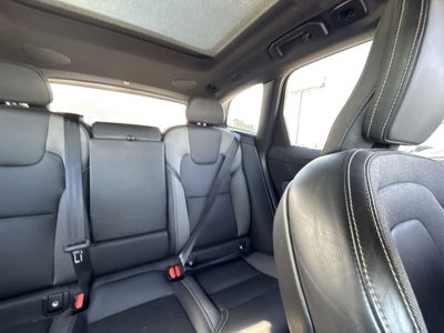 2022 Volvo XC60 Recharge Plug-In Hybrid T8 R-Design