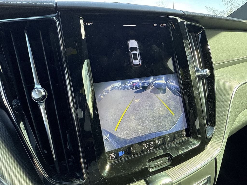 2022 Volvo XC60 Recharge Plug-In Hybrid T8 R-Design