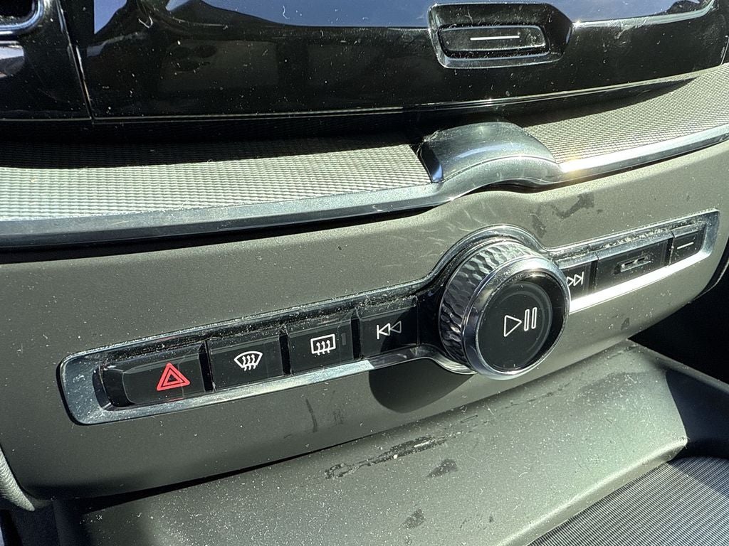 2022 Volvo XC60 Recharge Plug-In Hybrid T8 R-Design